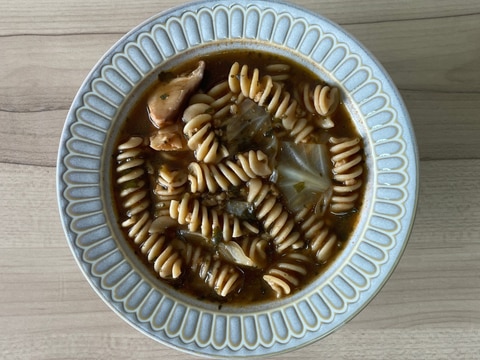 キャベツとエリンギのフジッリトマト茶葉煮